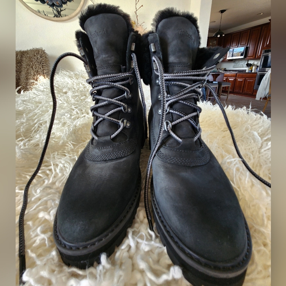 Timberland Womens Shearling and Suede Boots Size 6.5